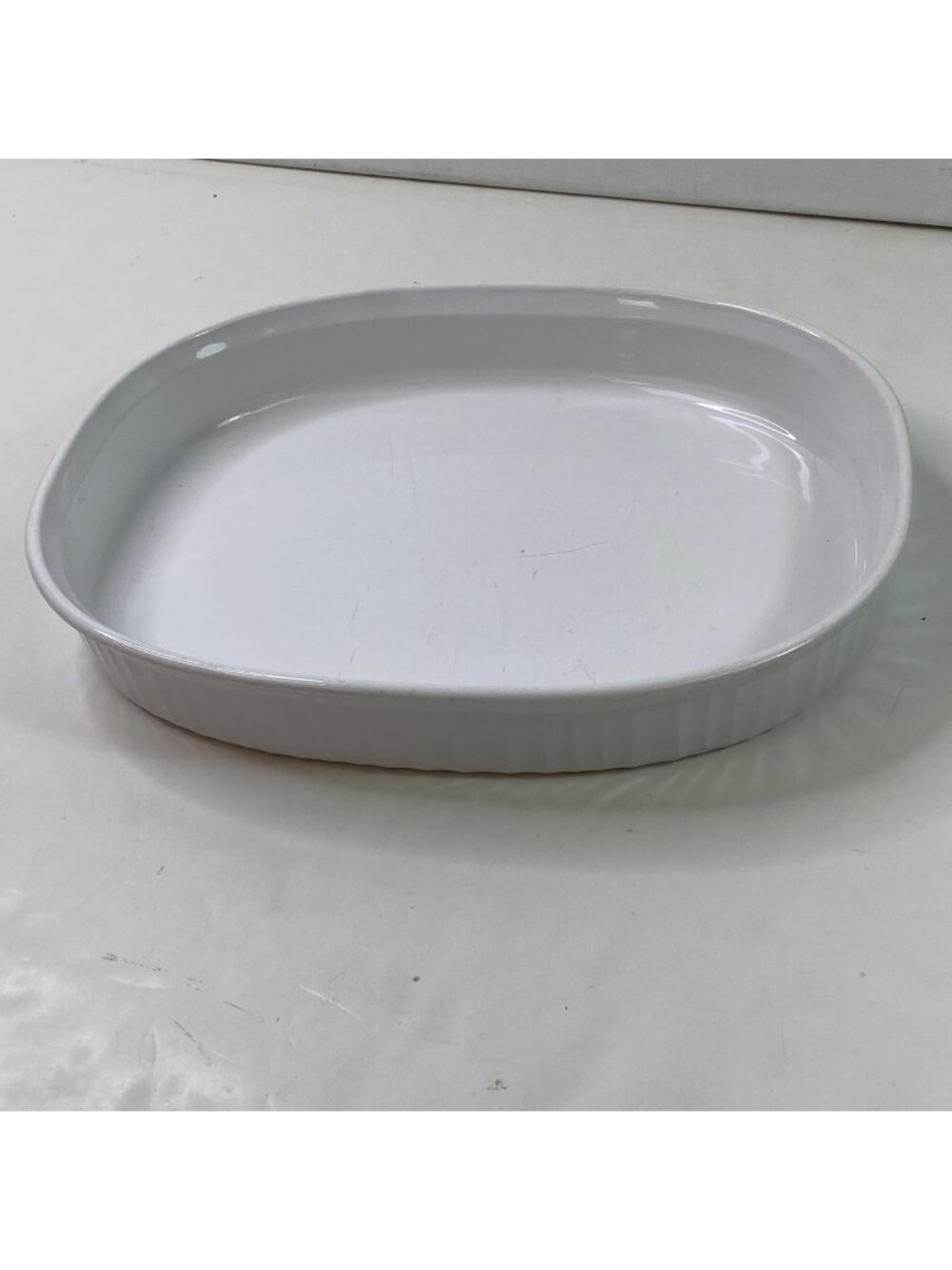 CorningWare French White 2.5 Liter F-4-B Oval Baking Dish Ribbed Sides